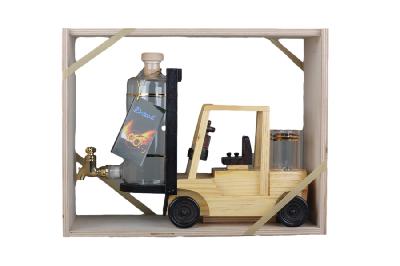 Detesk Švestka 40% 0,35l (dárkové balení vysokozdvižný vozík dřevěný)