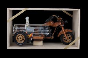 Detesk Švestka 40% 0,35l (dárkové balení dřevená motorka s cisternou)