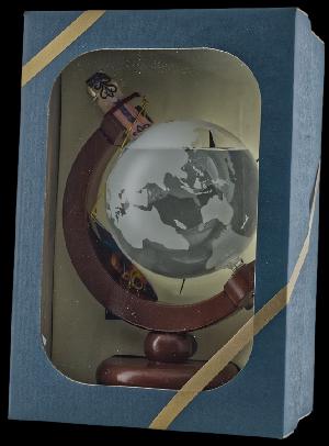 Detesk Švestka 40% 0,5l (dárkové balení glóbus na dřevěném stojanu)