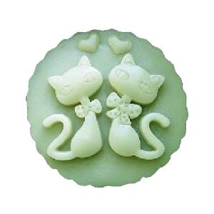 Silikonová forma na mýdlo zamilované kočičky