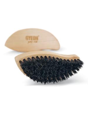 Dřevěný kartáč pro čištění kůže a koženky